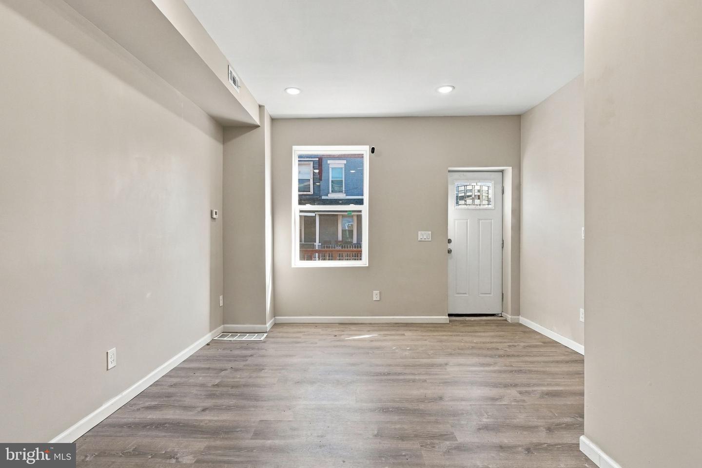212 N Wanamaker St Property Photo 5