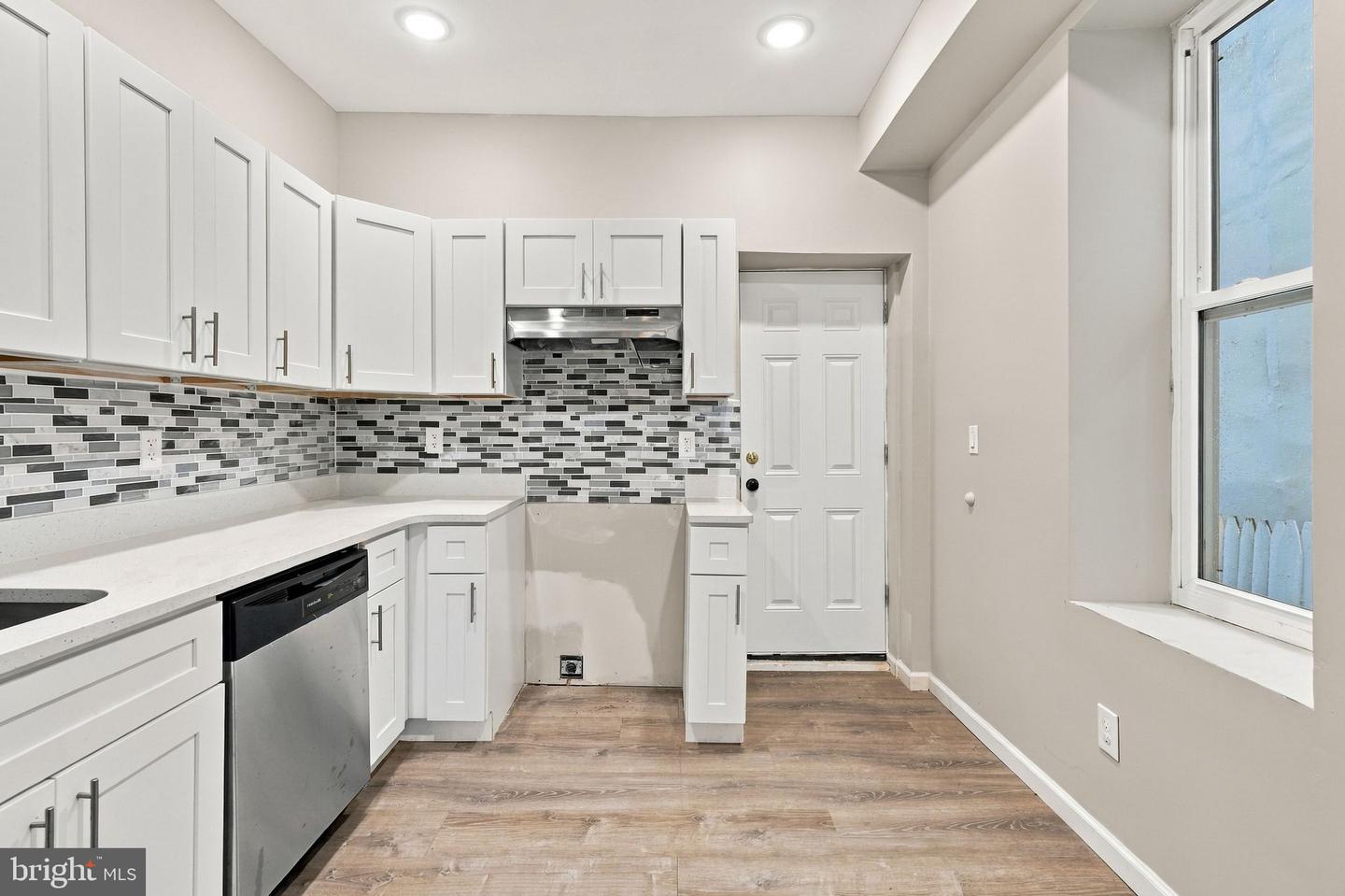 212 N Wanamaker St Property Photo 8
