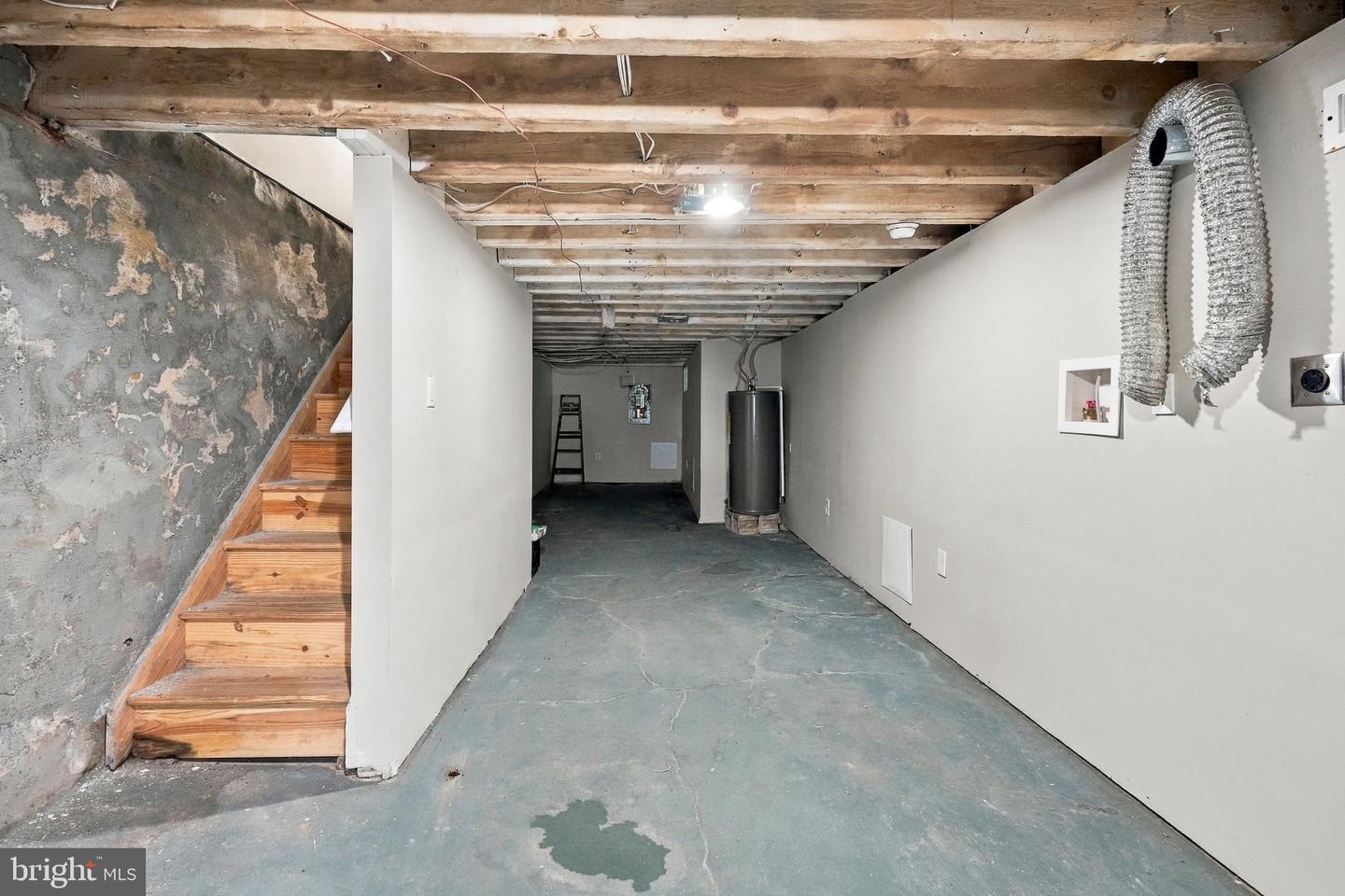 212 N Wanamaker St Property Photo 13