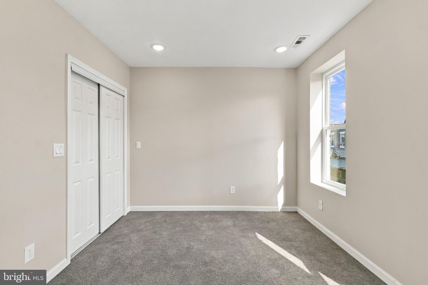 212 N Wanamaker St Property Photo 19