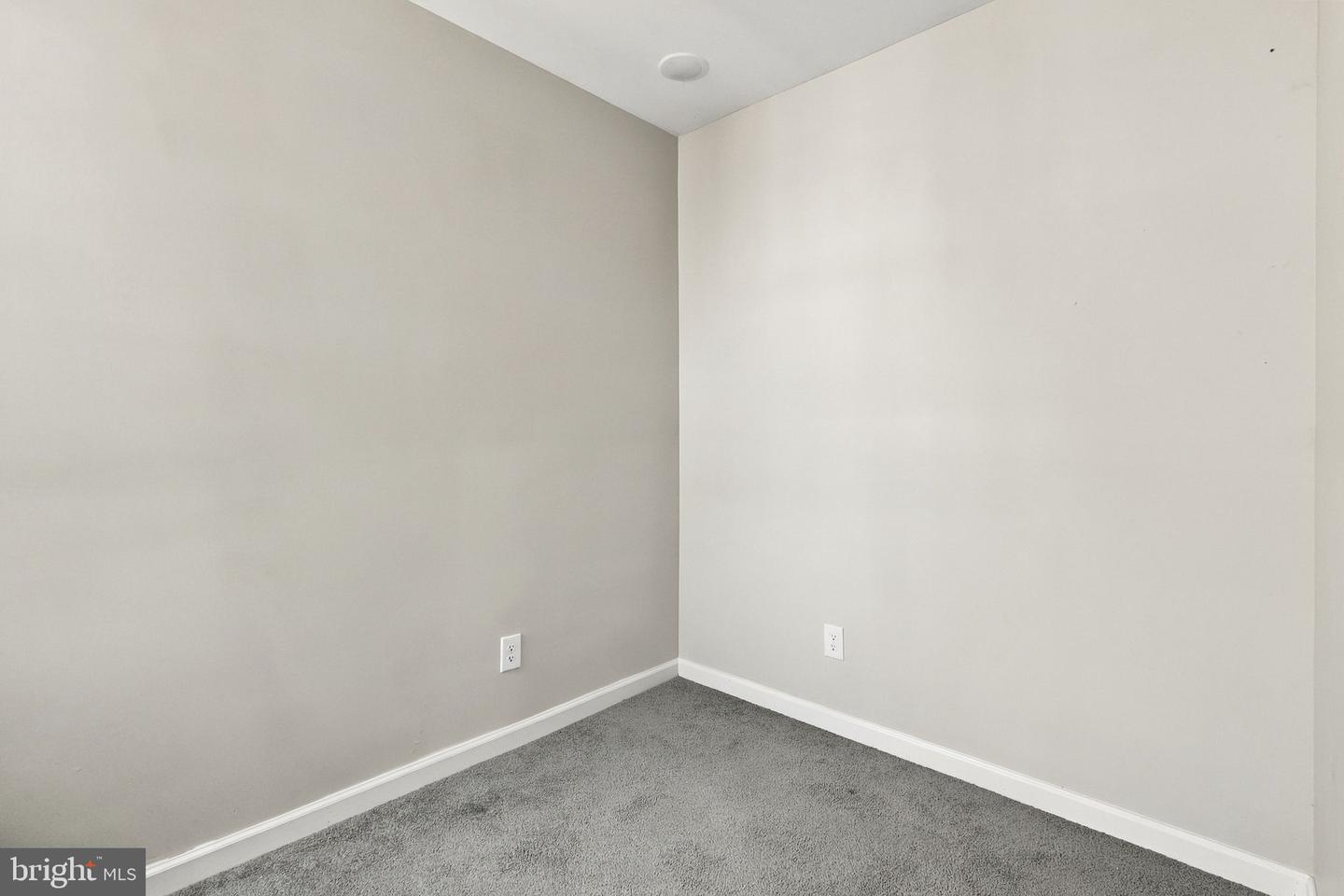 212 N Wanamaker St Property Photo 25