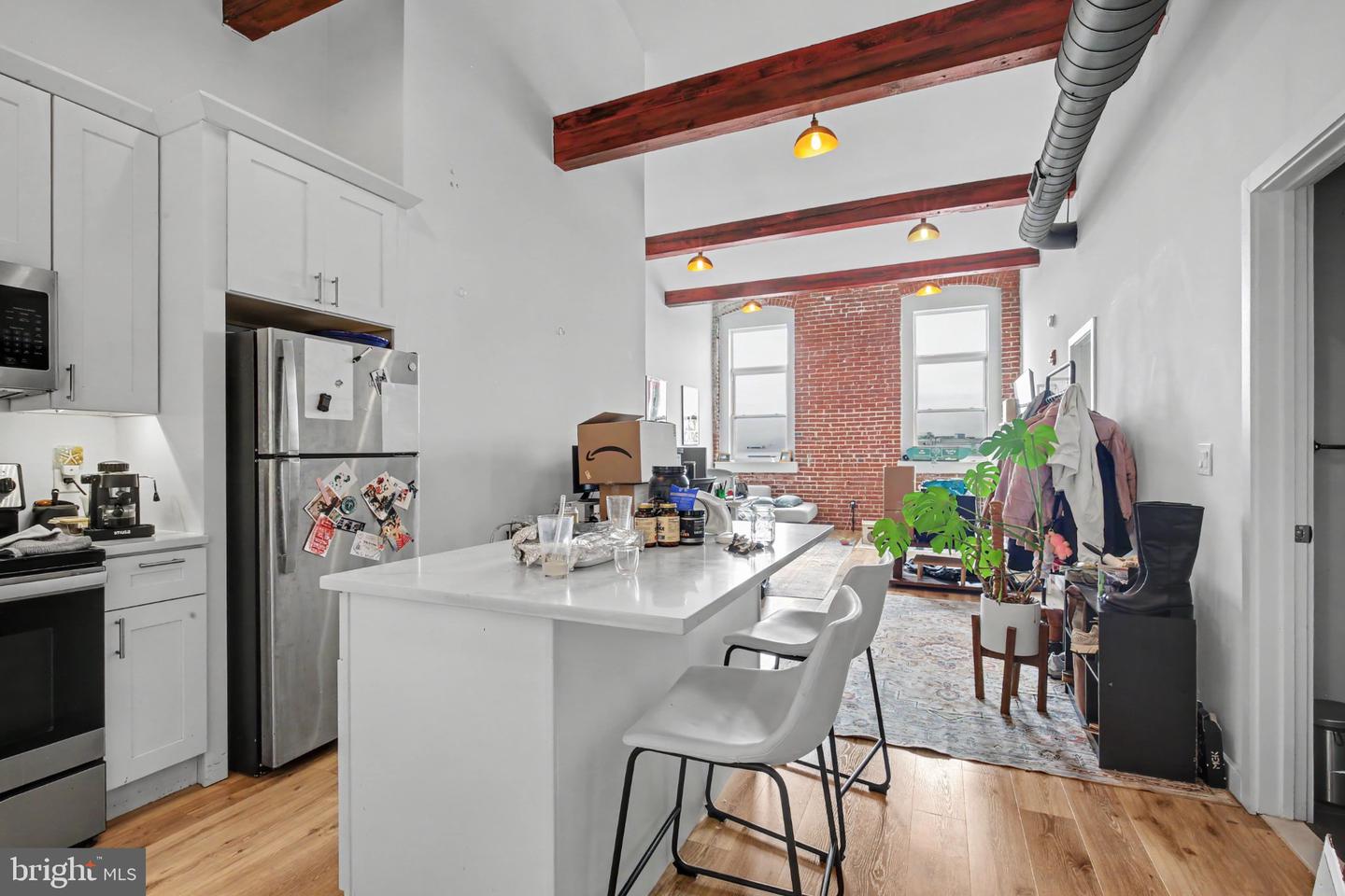 2045 TRENTON AVE #403 Property Photo 1