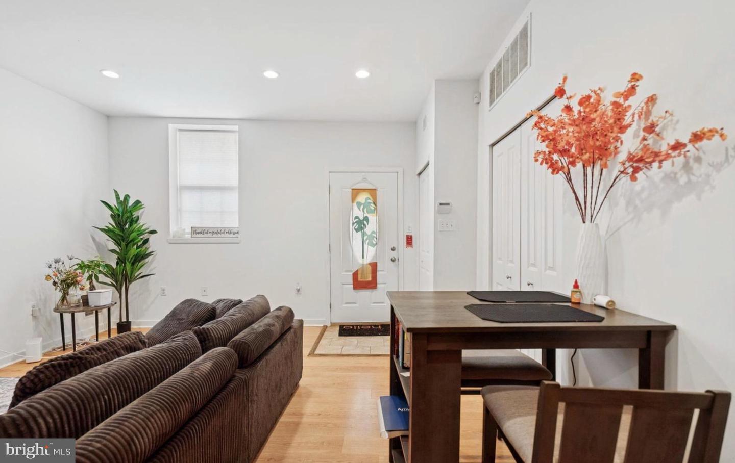 6212 Ridge Ave #d Property Photo 4