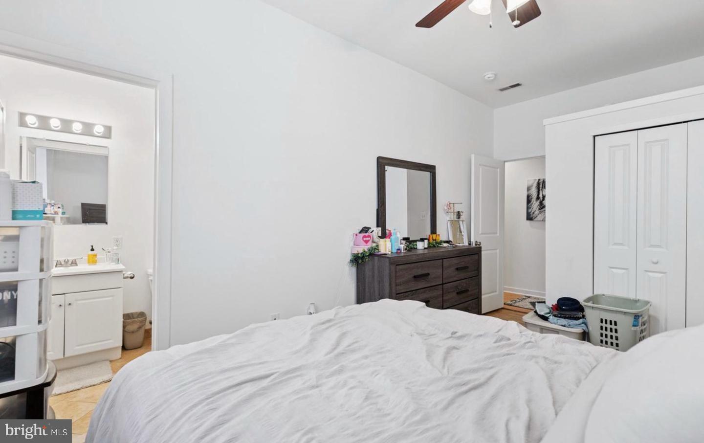6212 Ridge Ave #d Property Photo 8