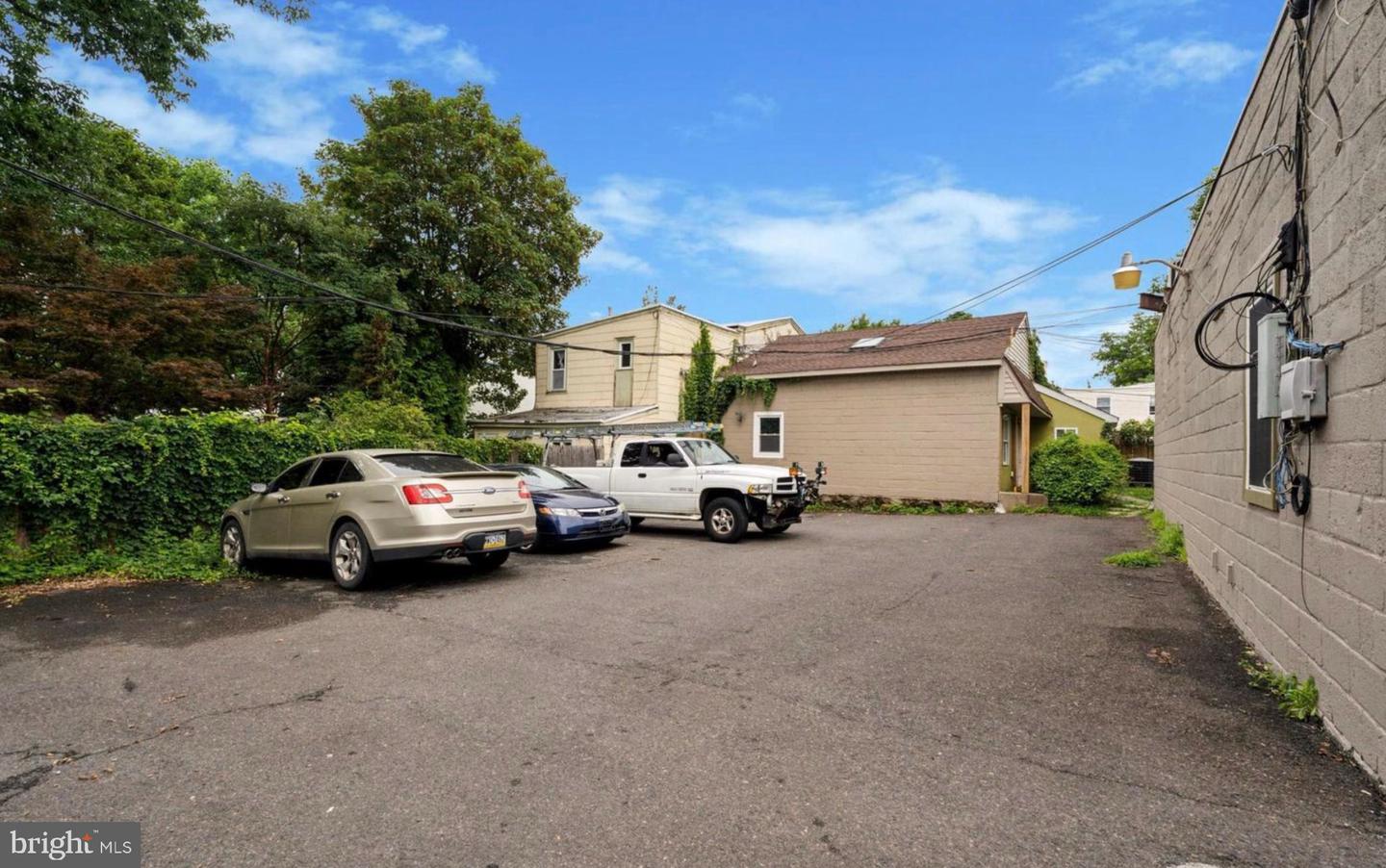 6212 Ridge Ave #d Property Photo 14