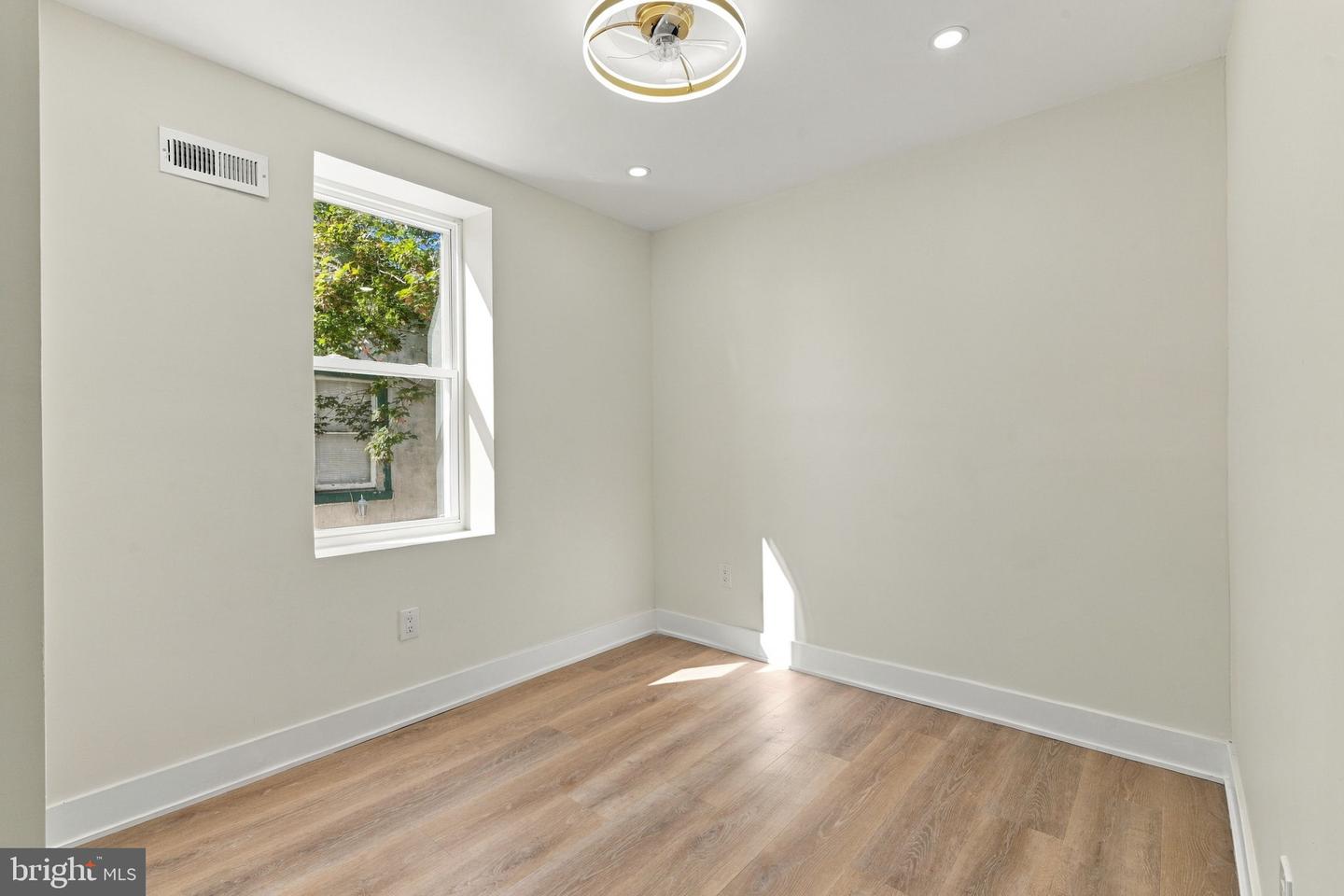 4927 Duffield St Property Photo 16
