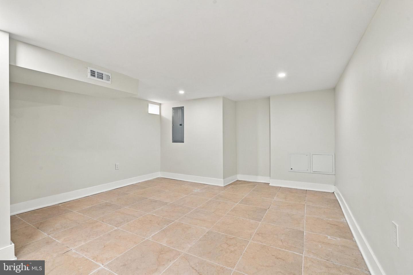 4927 Duffield St Property Photo 20