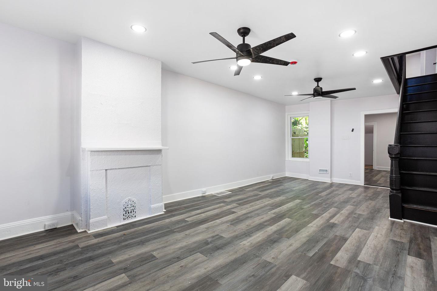 3856 FOLSOM ST Property Photo 1