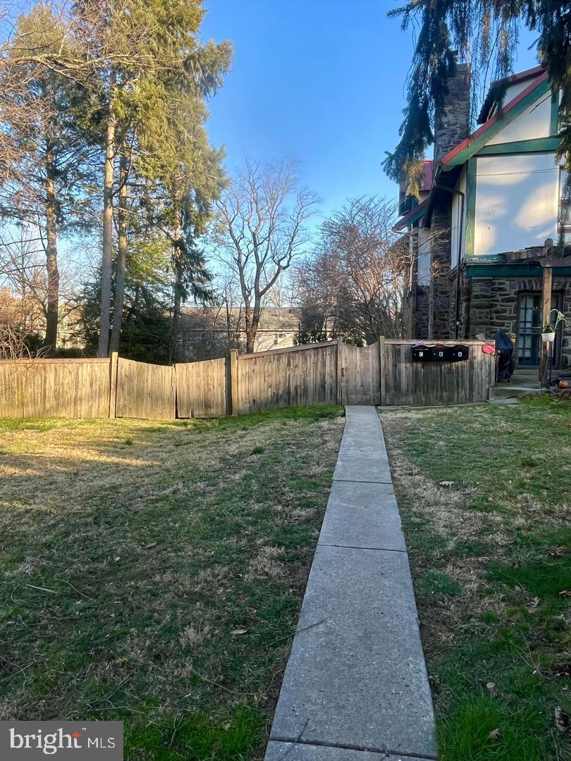 2814 MIDVALE AVE #C Property Photo 1