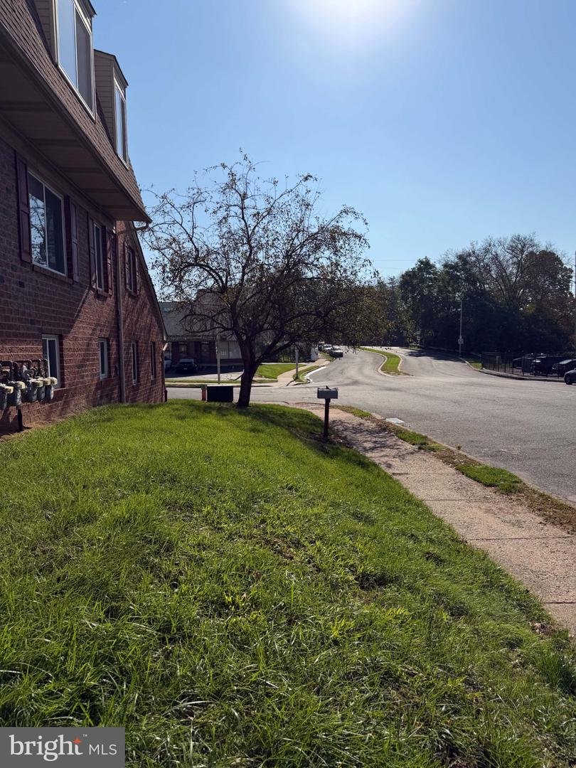 1713-b Scotchbrook Dr #b Property Photo 2