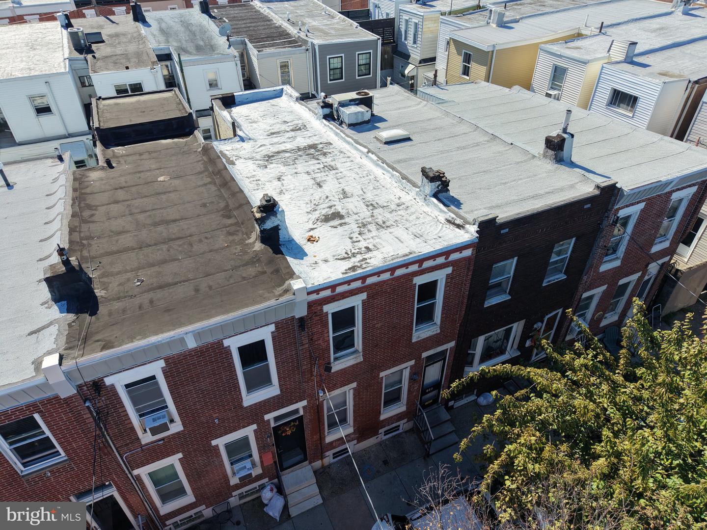 140 Hoffman St Property Photo 2