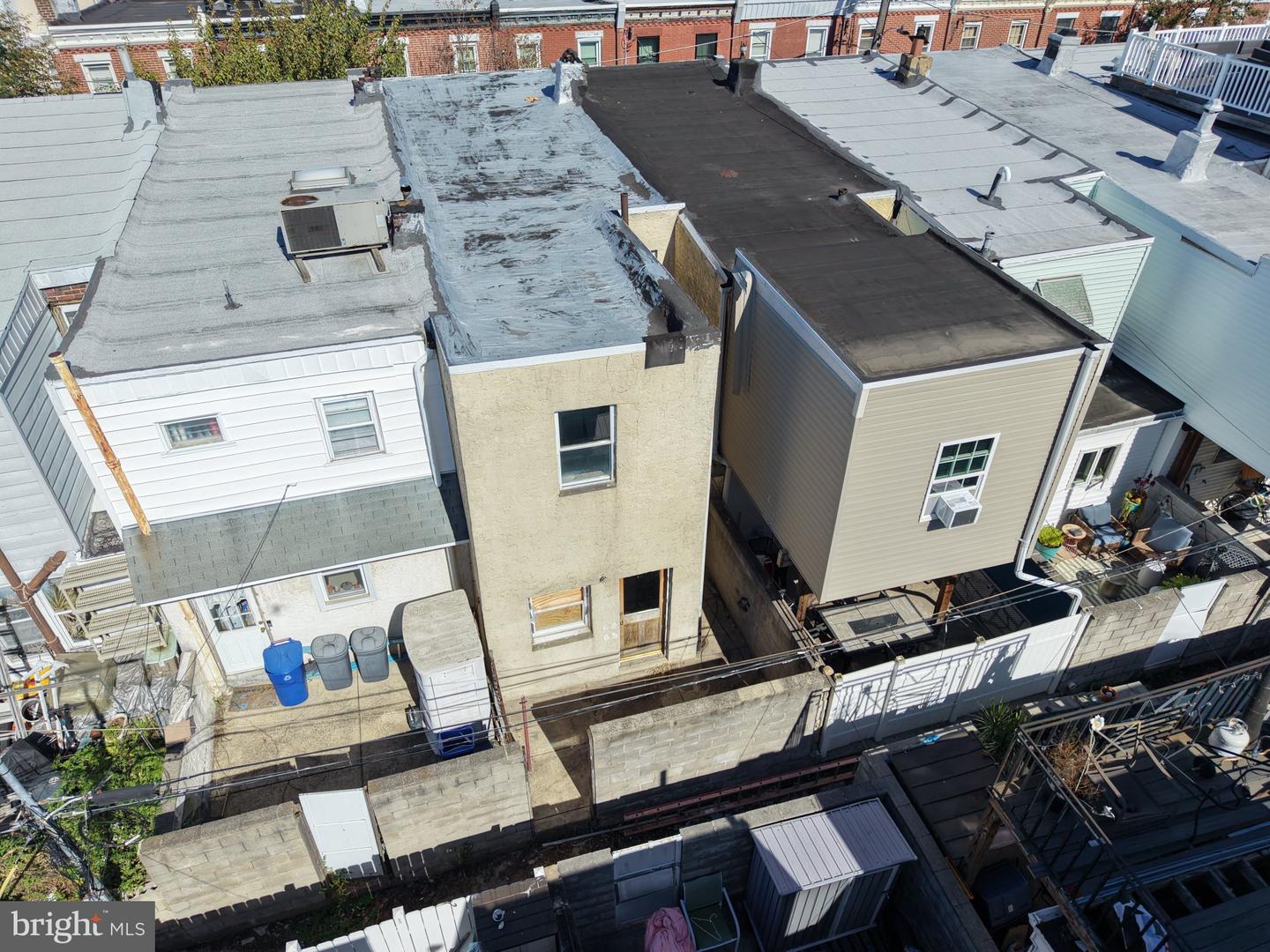 140 Hoffman St Property Photo 3