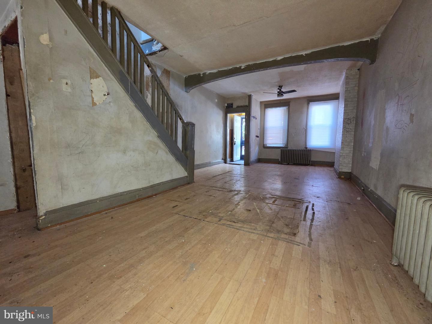 140 Hoffman St Property Photo 5