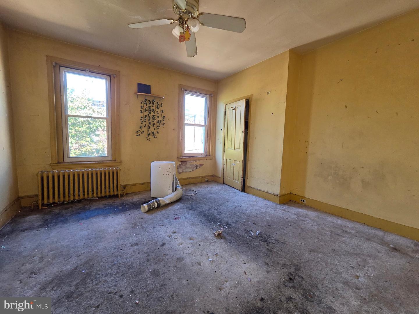 140 Hoffman St Property Photo 8