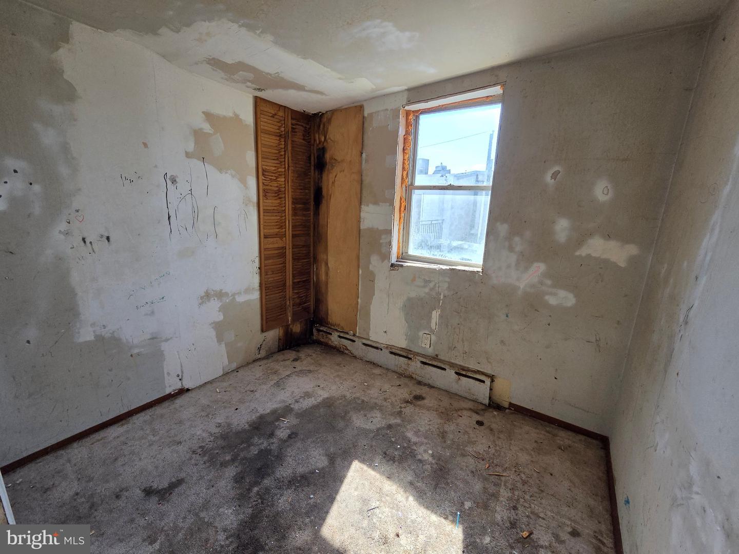 140 Hoffman St Property Photo 11