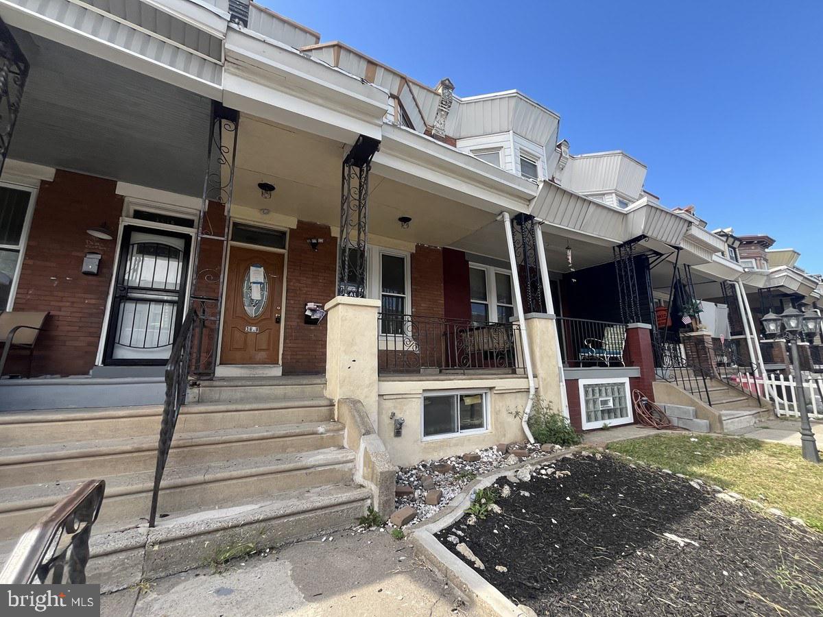 3818 N GRATZ ST Property Photo 1