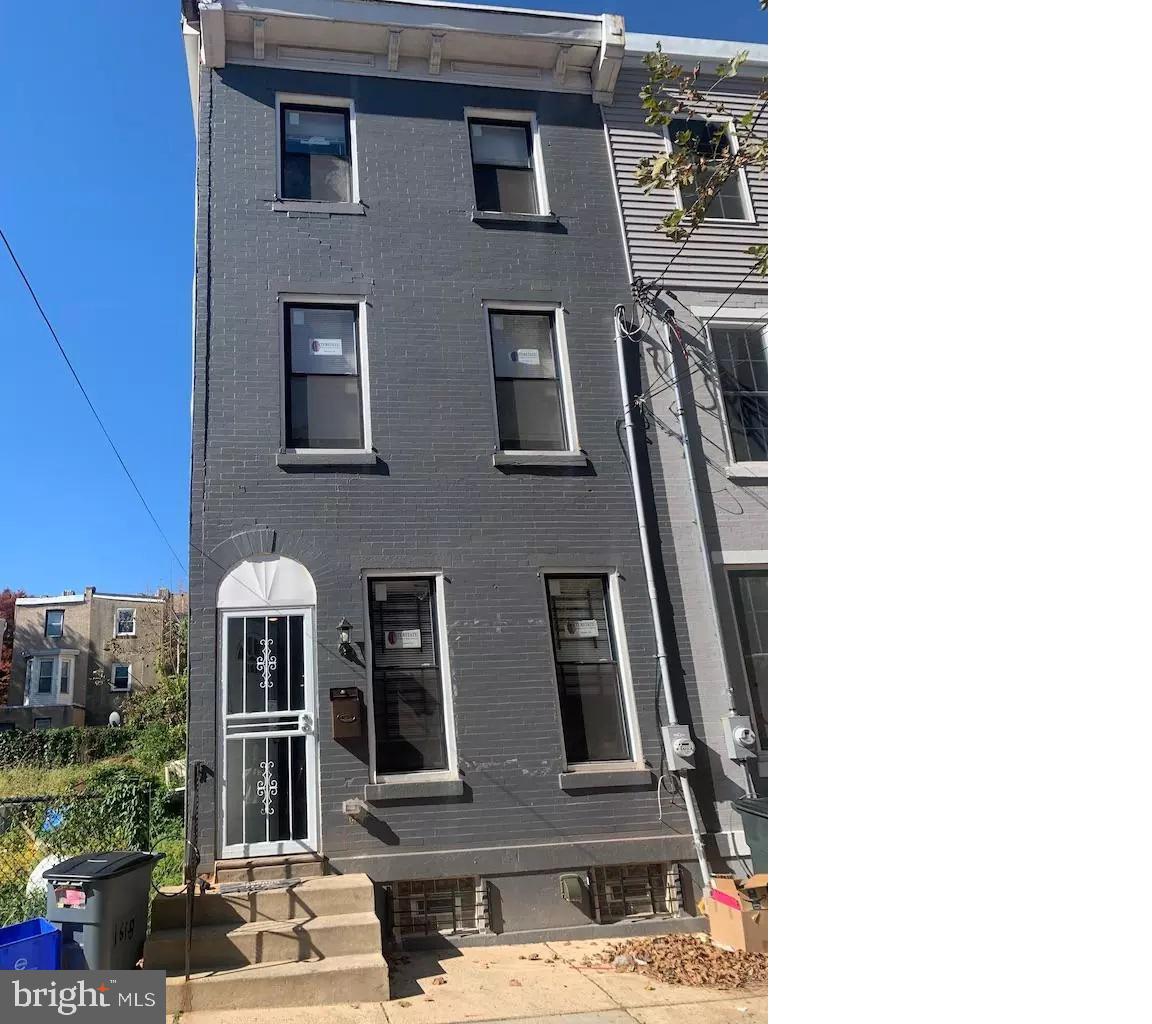 1618 N Bouvier St Property Photo 2