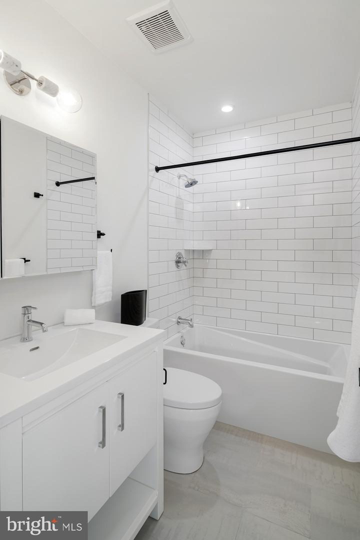 2031 S 20th St #2 Property Photo 11