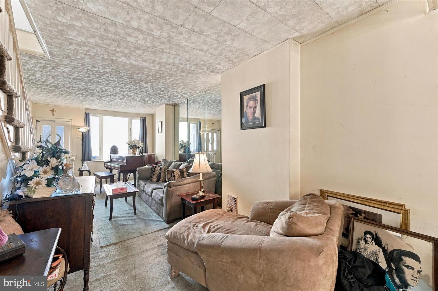 724 Morris St Property Photo 6
