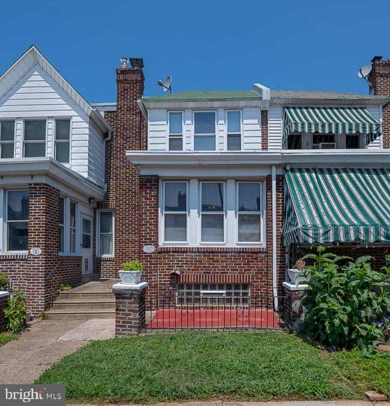 628 GERHARD ST Property Photo 1