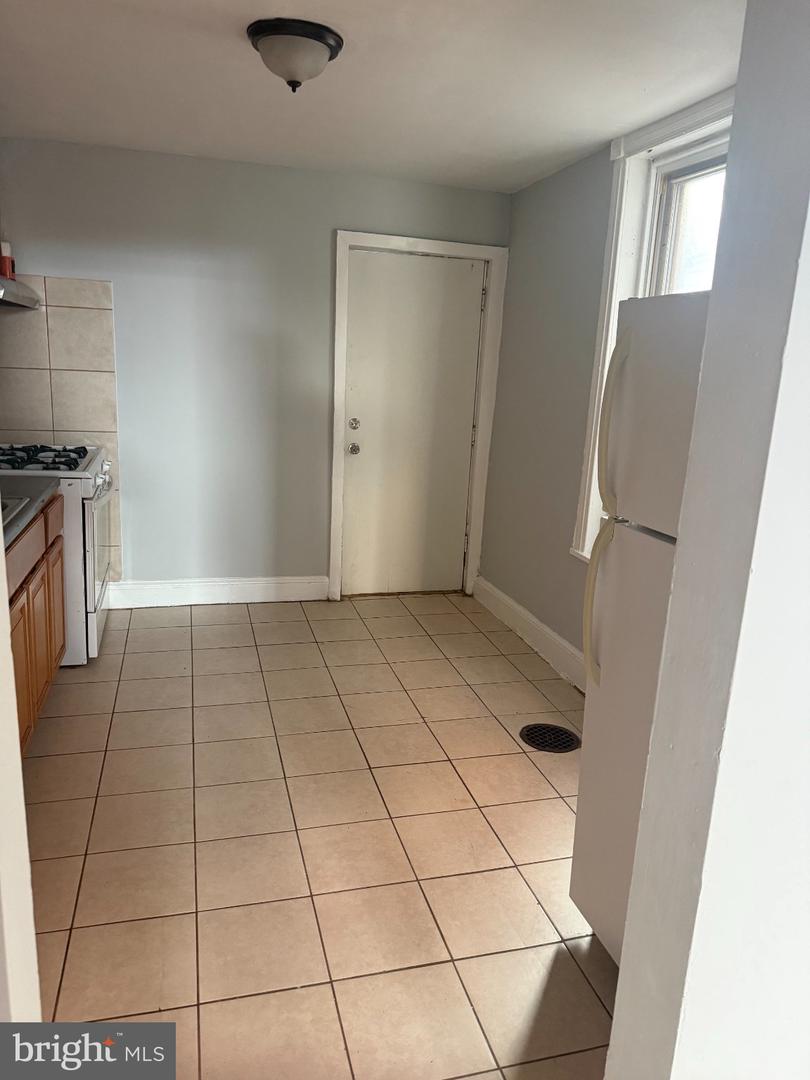 4452 N Gratz St Property Photo 12