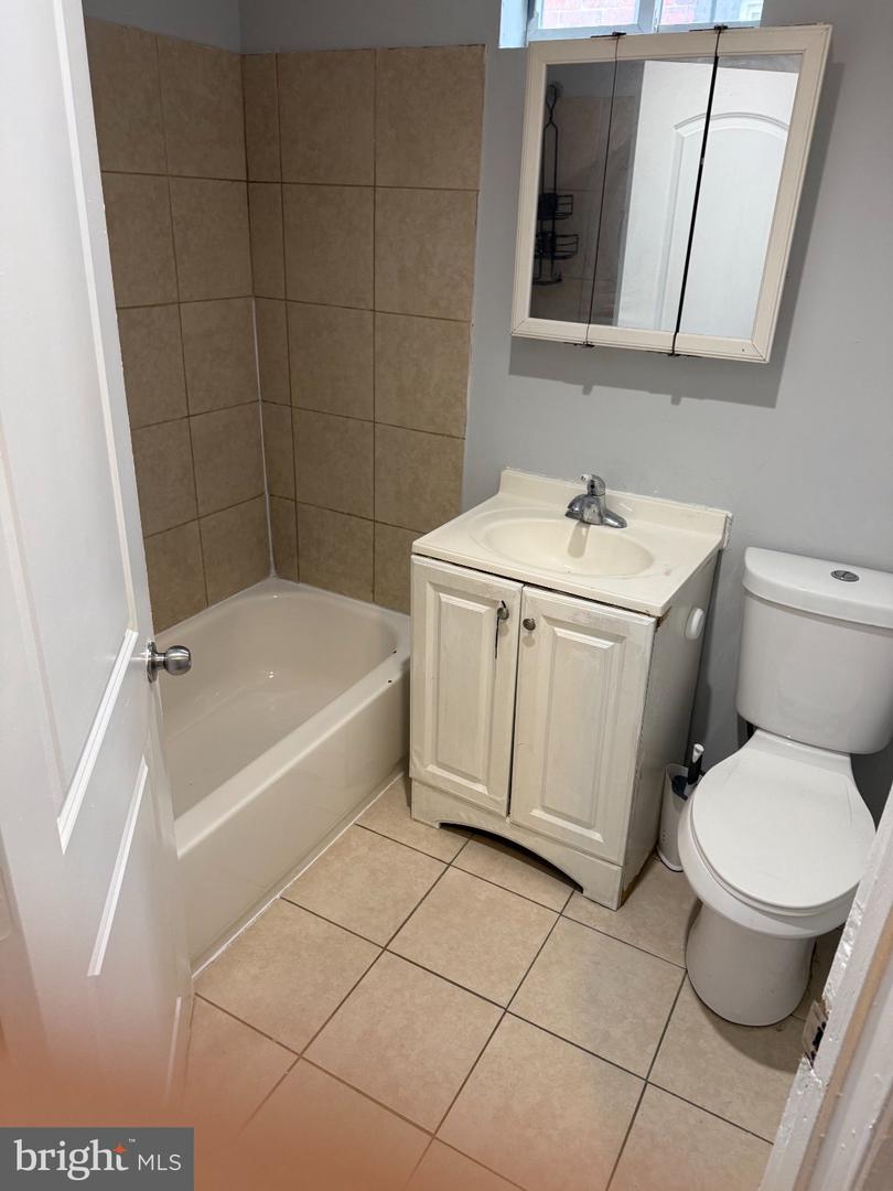4452 N Gratz St Property Photo 19