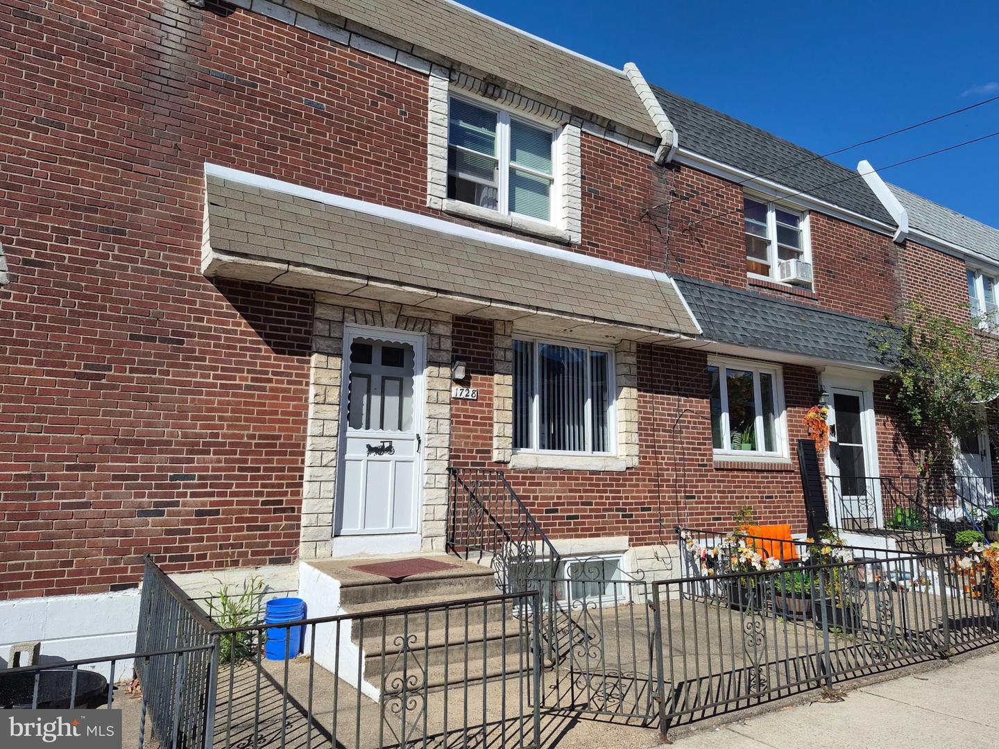 1728 S DOVER ST Property Photo 1