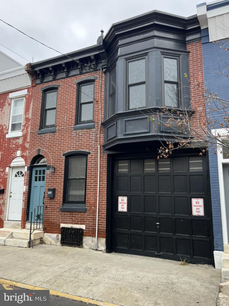 2019 & 2019 1/2 E FIRTH ST Property Photo 1