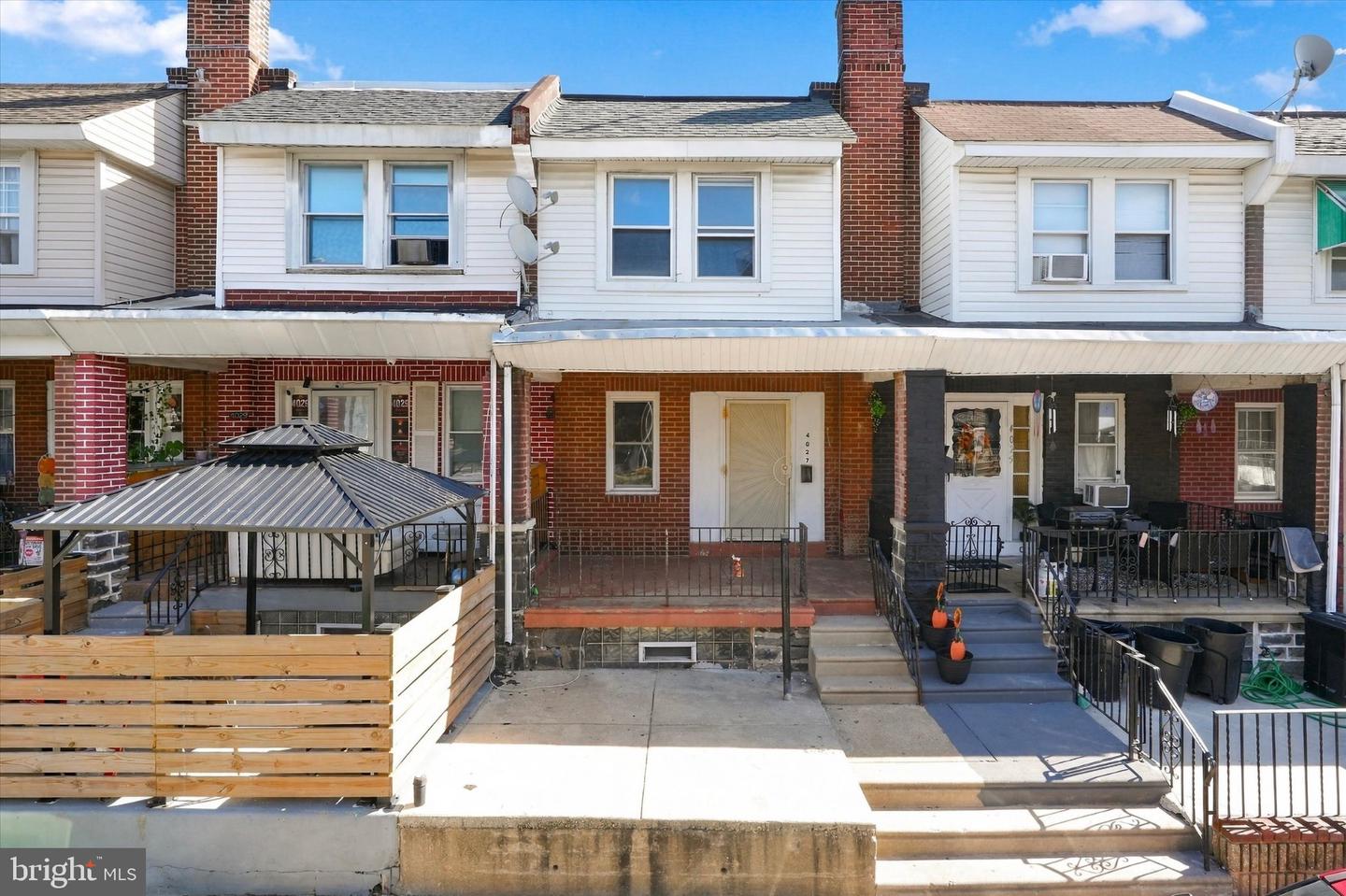 4027 MAYWOOD ST Property Photo 1
