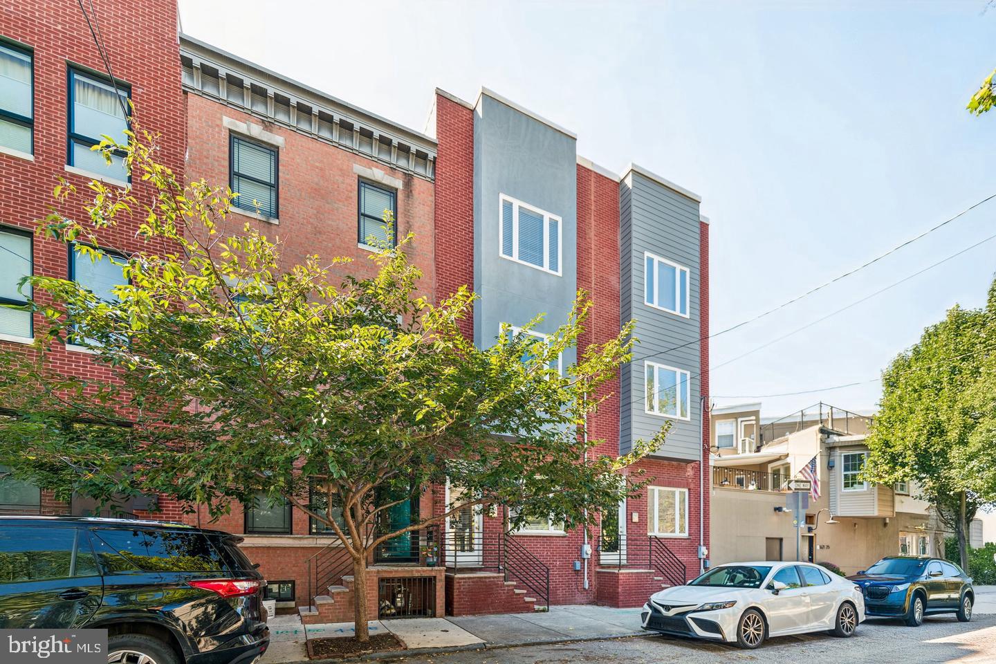 1456 E COLUMBIA AVE Property Photo 1