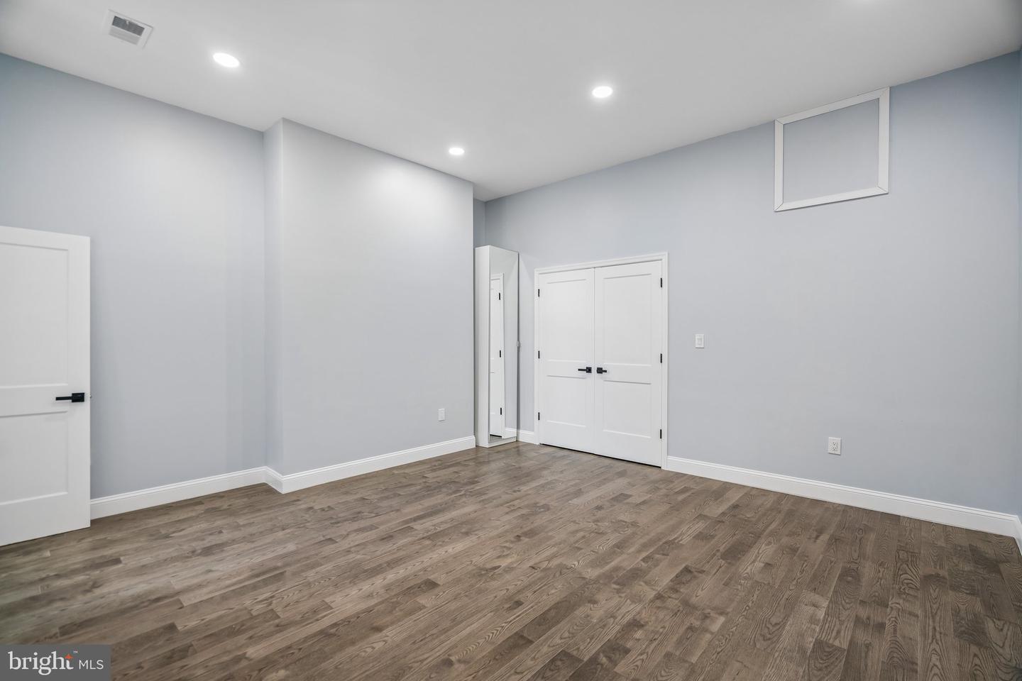 1202 Spruce St #2f Property Photo 5
