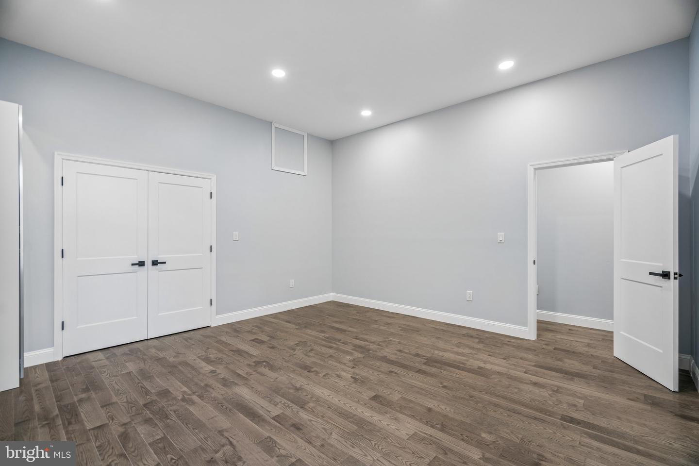 1202 Spruce St #2f Property Photo 6