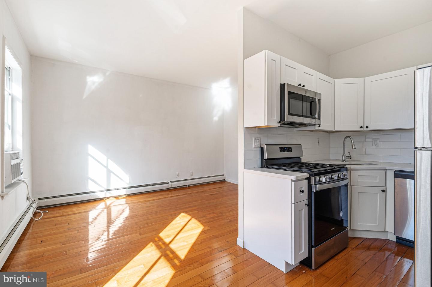 1917 SPRING GARDEN ST #5 Property Photo 1