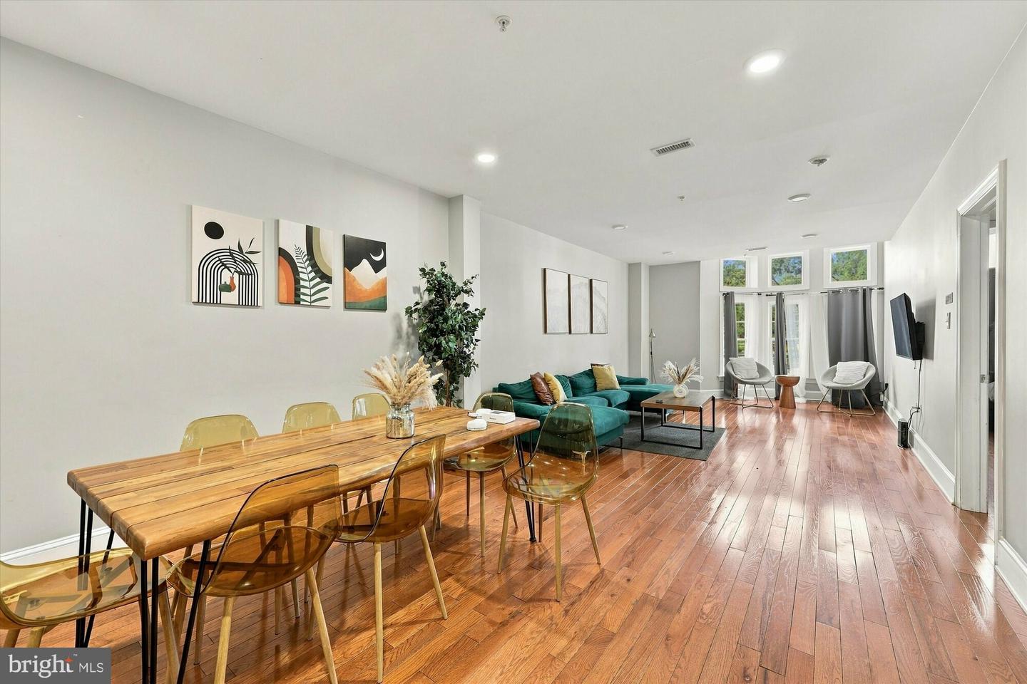 1122 Walnut St Property Photo 6