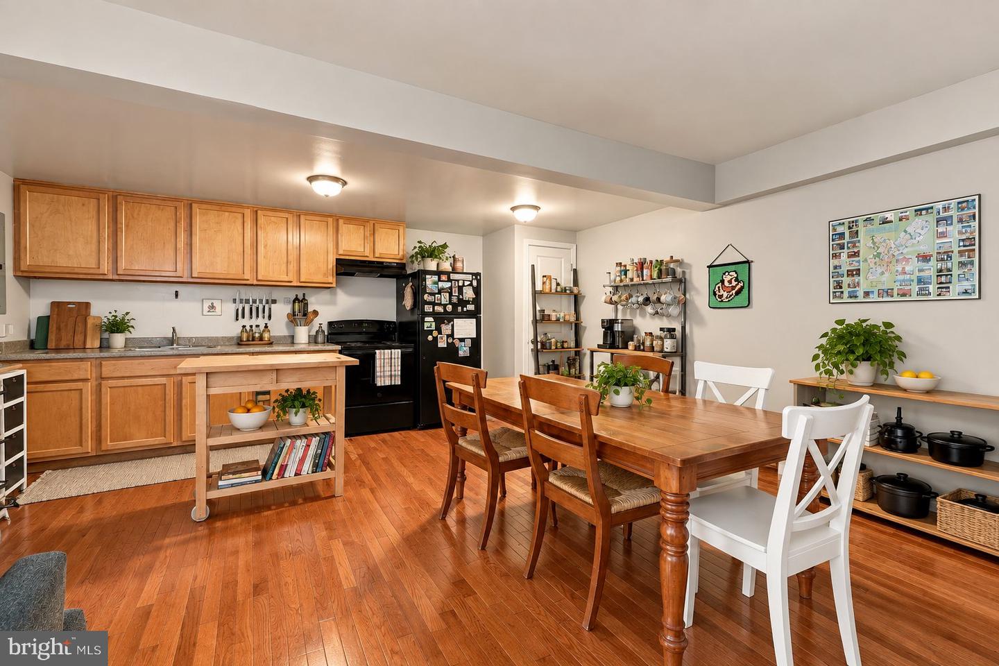 1122 Walnut St Property Photo 14