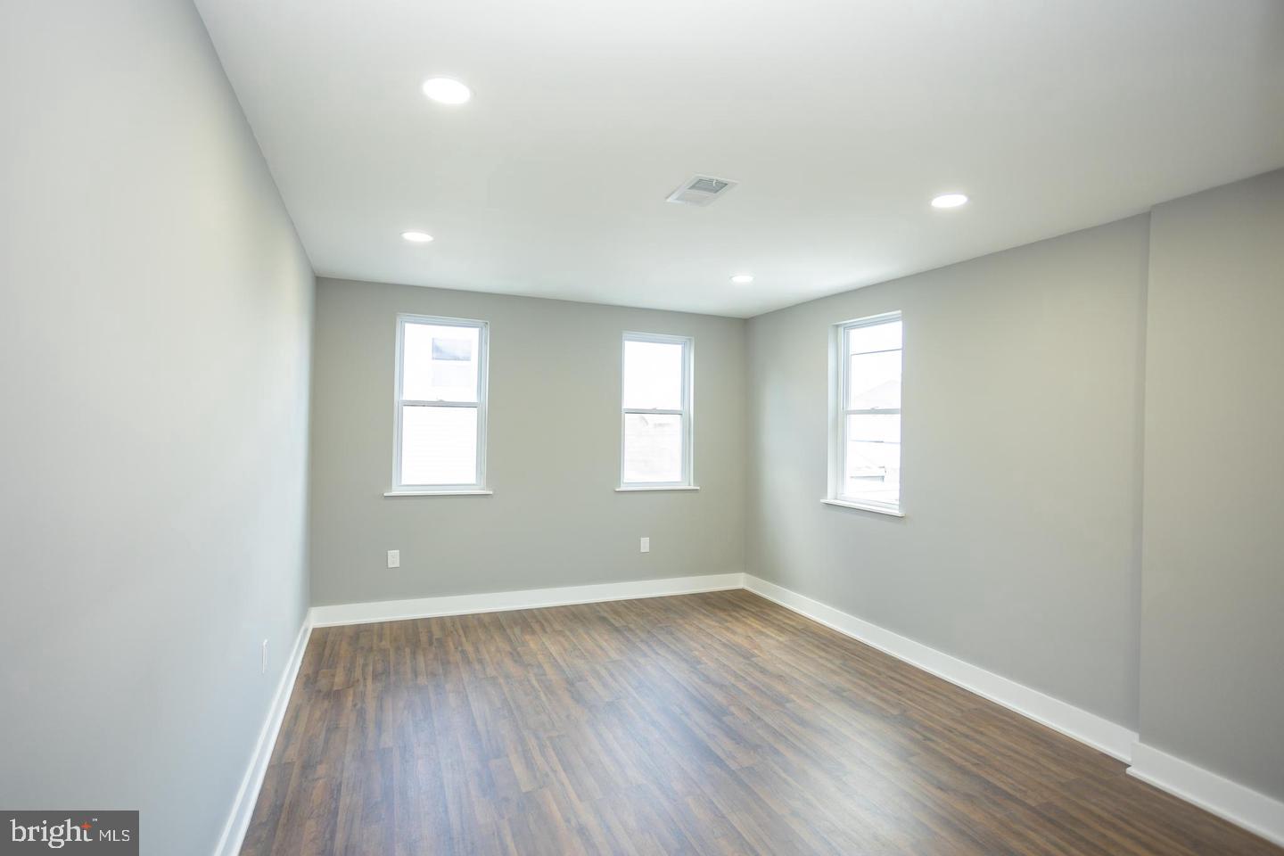 429 Tasker St Property Photo 25