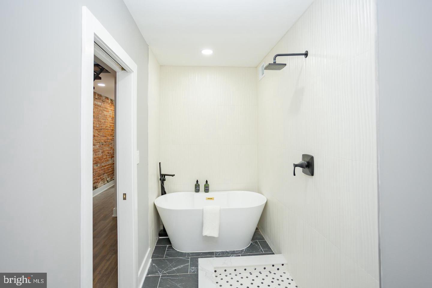 429 Tasker St Property Photo 37