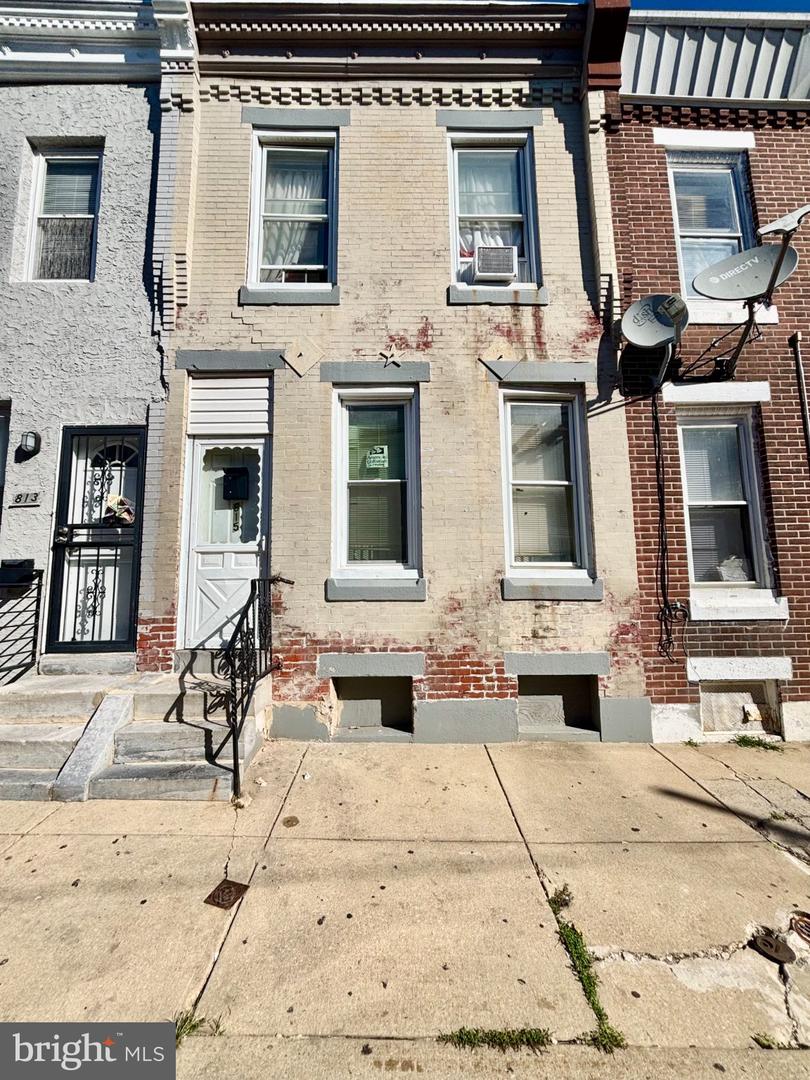 815 E Hilton St Property Photo 1