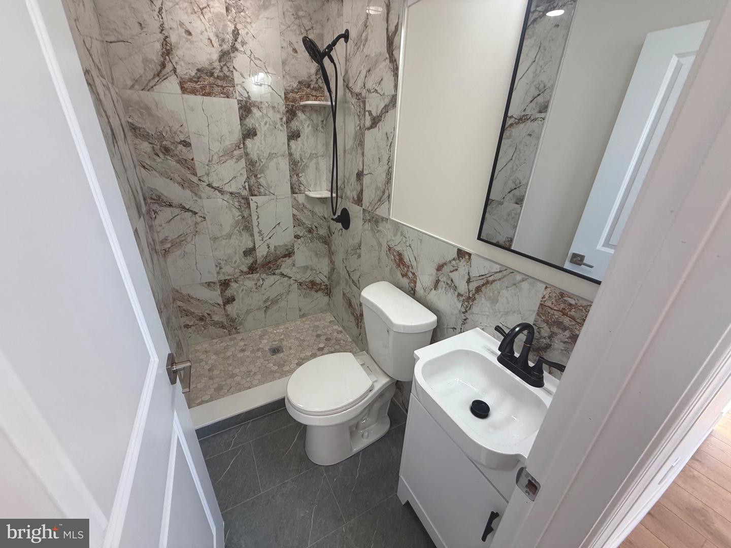 7419 Woolston Ave Property Photo 8