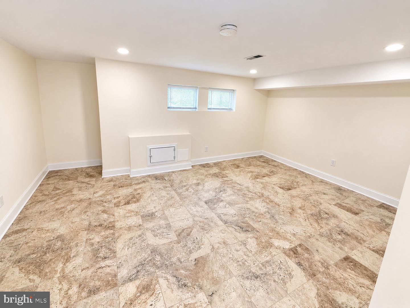 7419 Woolston Ave Property Photo 11