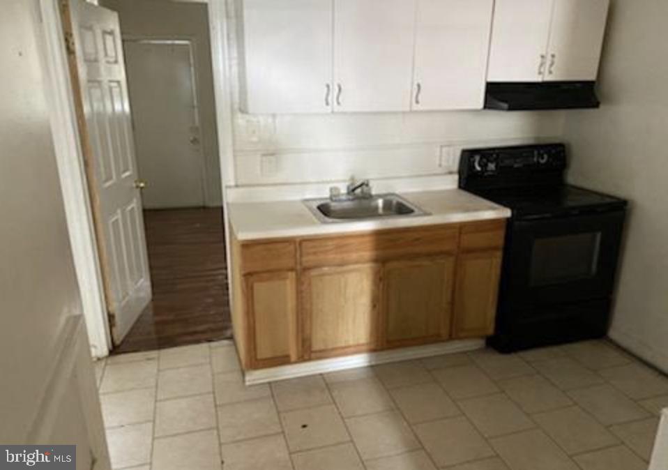 859 E Westmoreland St Property Photo 5