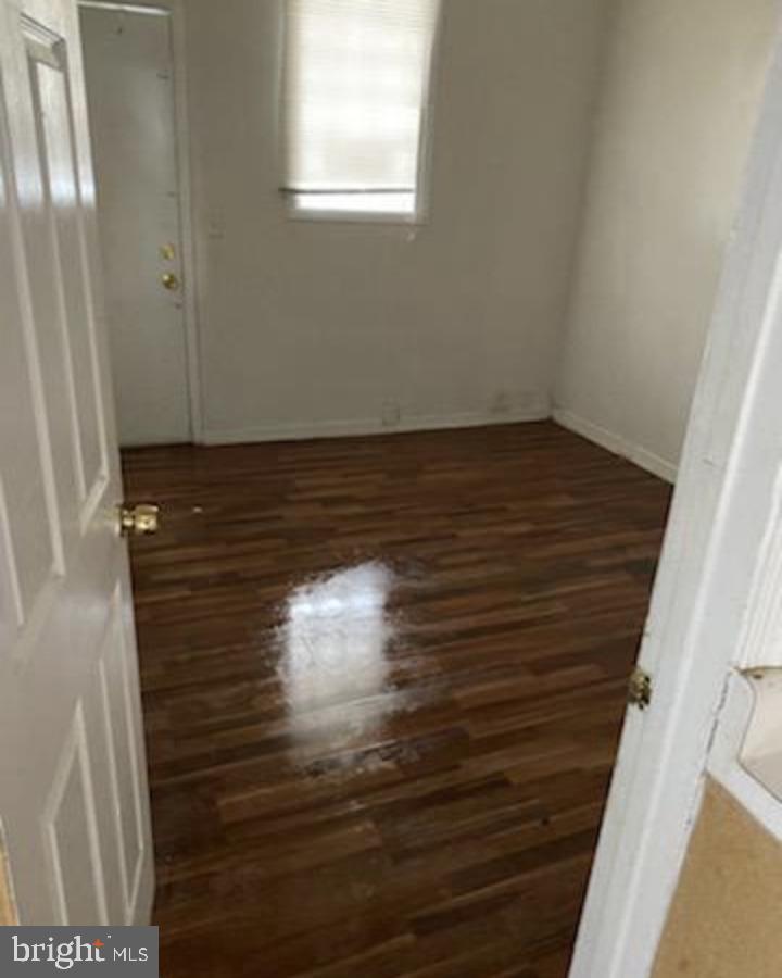 859 E Westmoreland St Property Photo 8