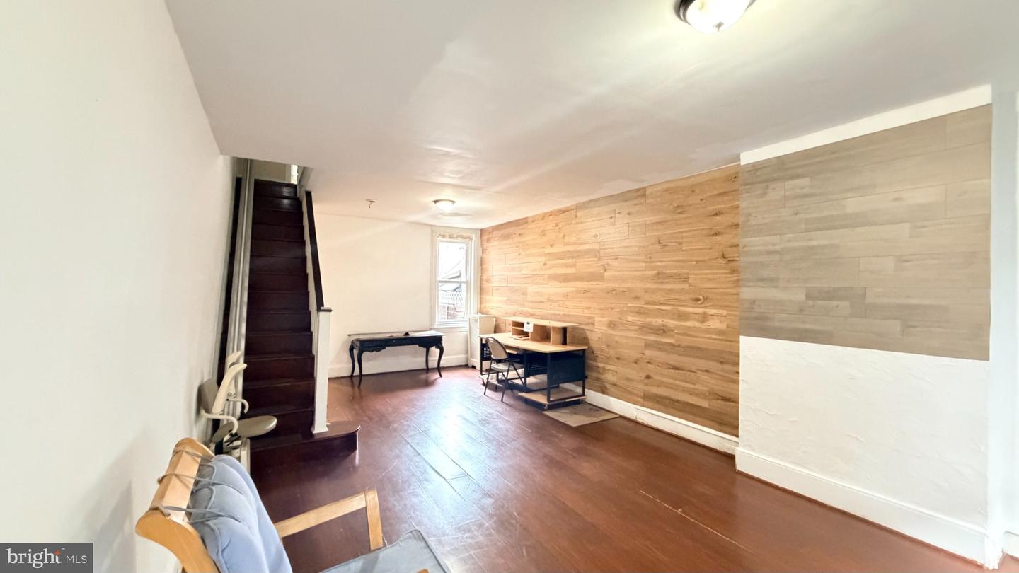 3209 N RANDOLPH ST Property Photo 1