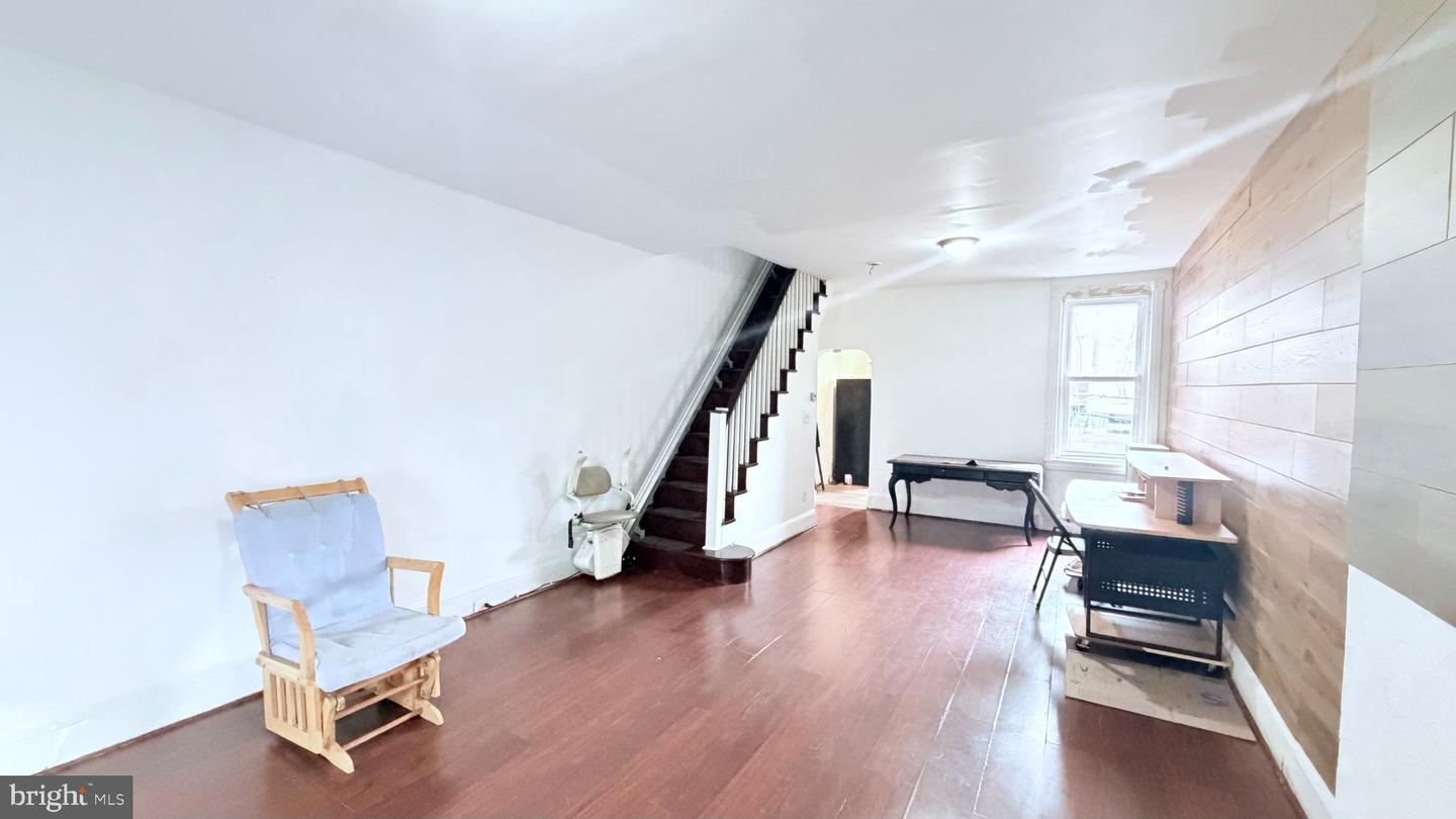 3209 N Randolph St Property Photo 3