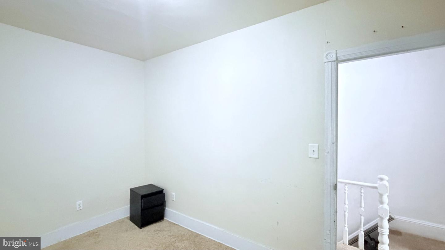 3209 N Randolph St Property Photo 16