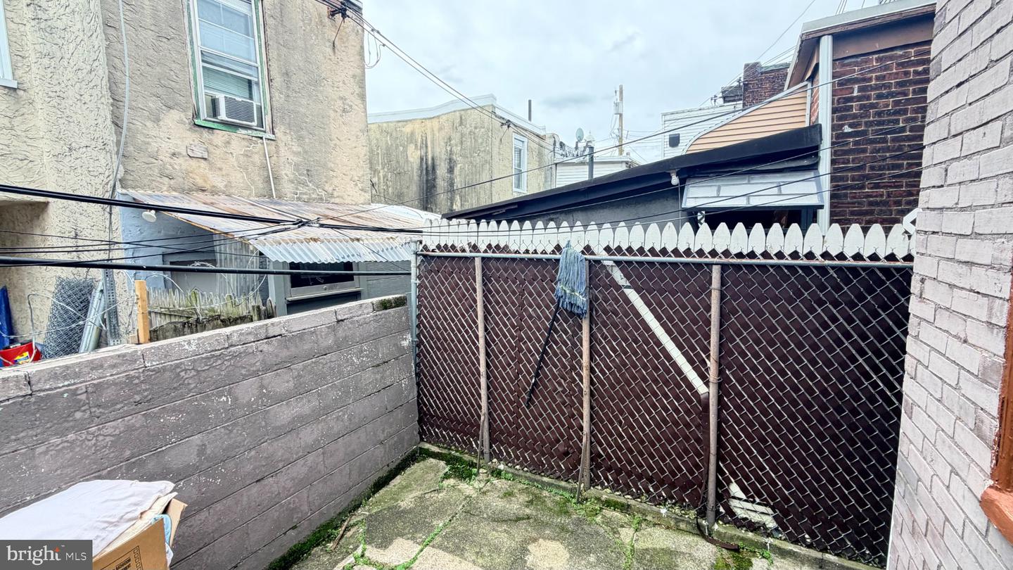 3209 N Randolph St Property Photo 19