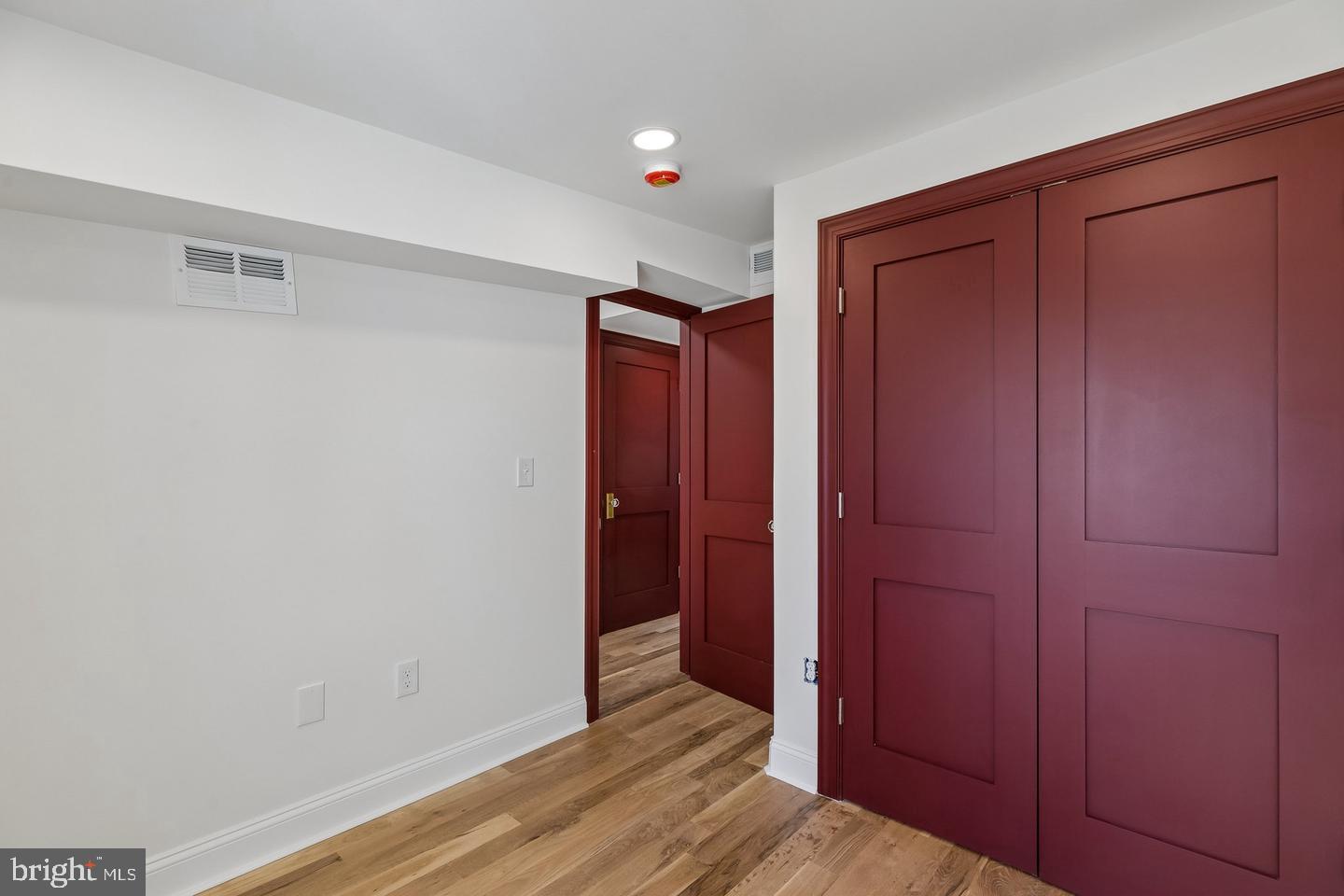1706 Christian Property Photo 36
