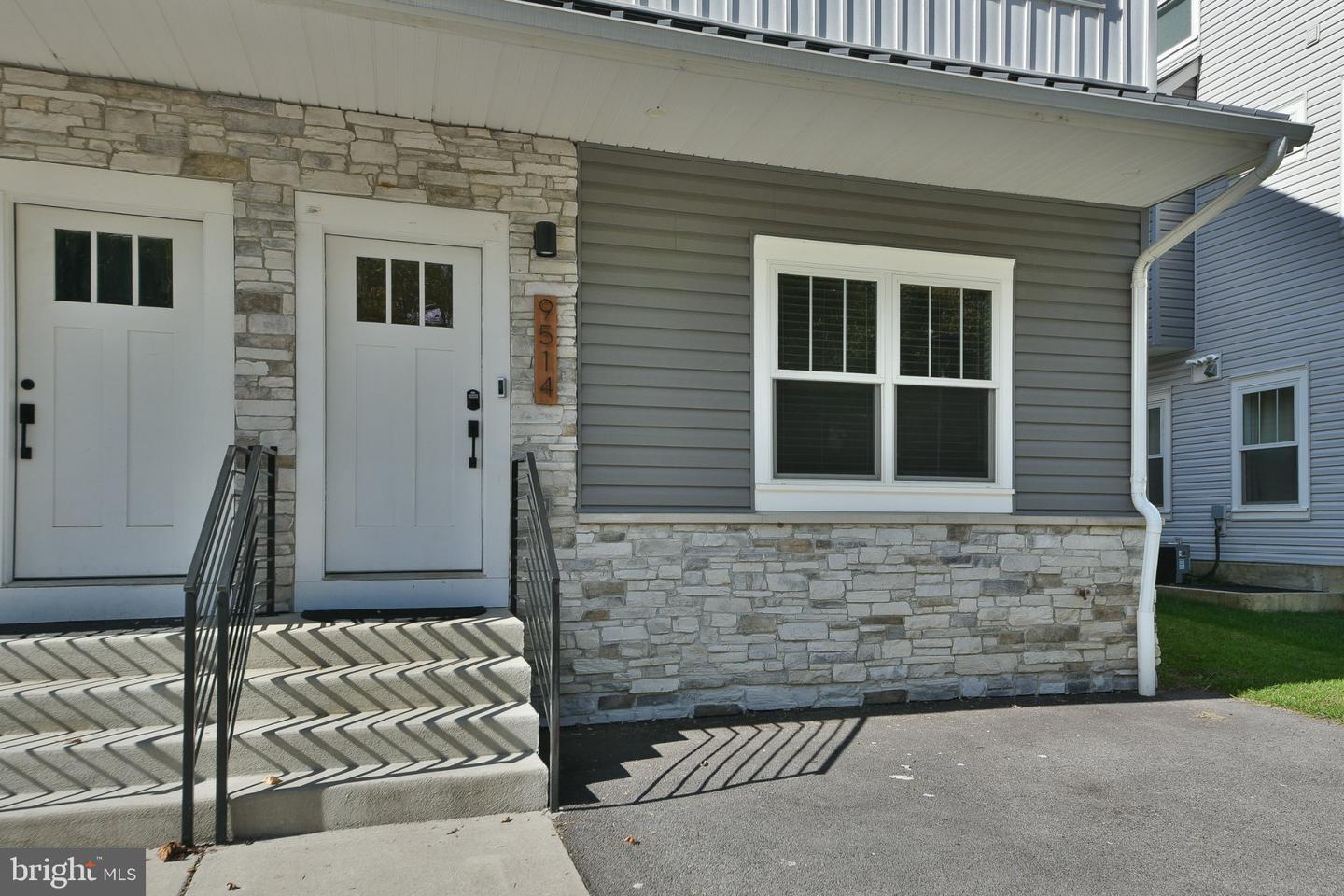 9514 Golfview Ln Property Photo 3
