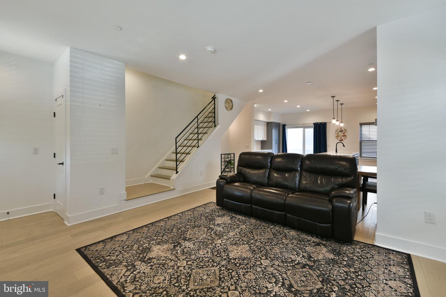 9514 Golfview Ln Property Photo 6
