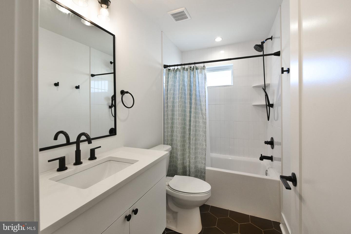 9514 Golfview Ln Property Photo 13